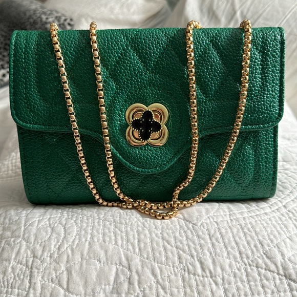 Beautiful shoulder or crossbody bag for all day use - Picture 3 of 9